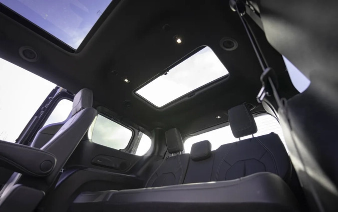 Chrysler Pacifica cena 104700 przebieg: 197000, rok produkcji 2018 z Białystok małe 497